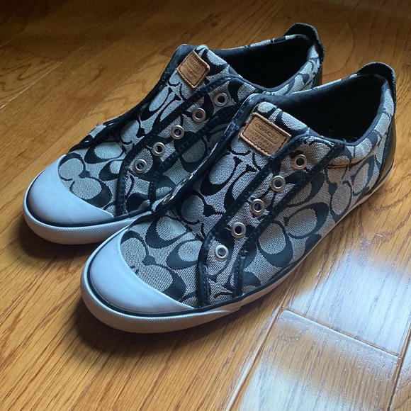 Coach woman’s Size 10 - Picture 2 of 7